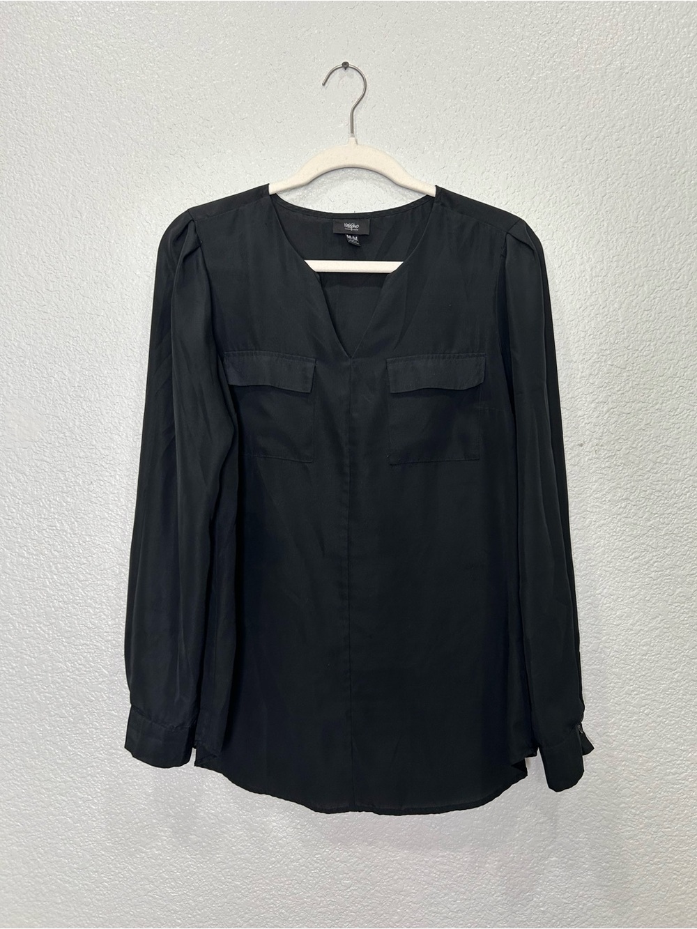 Massimo Black V-Neck Long-Sleeve Blouse with Two Chest Pockets